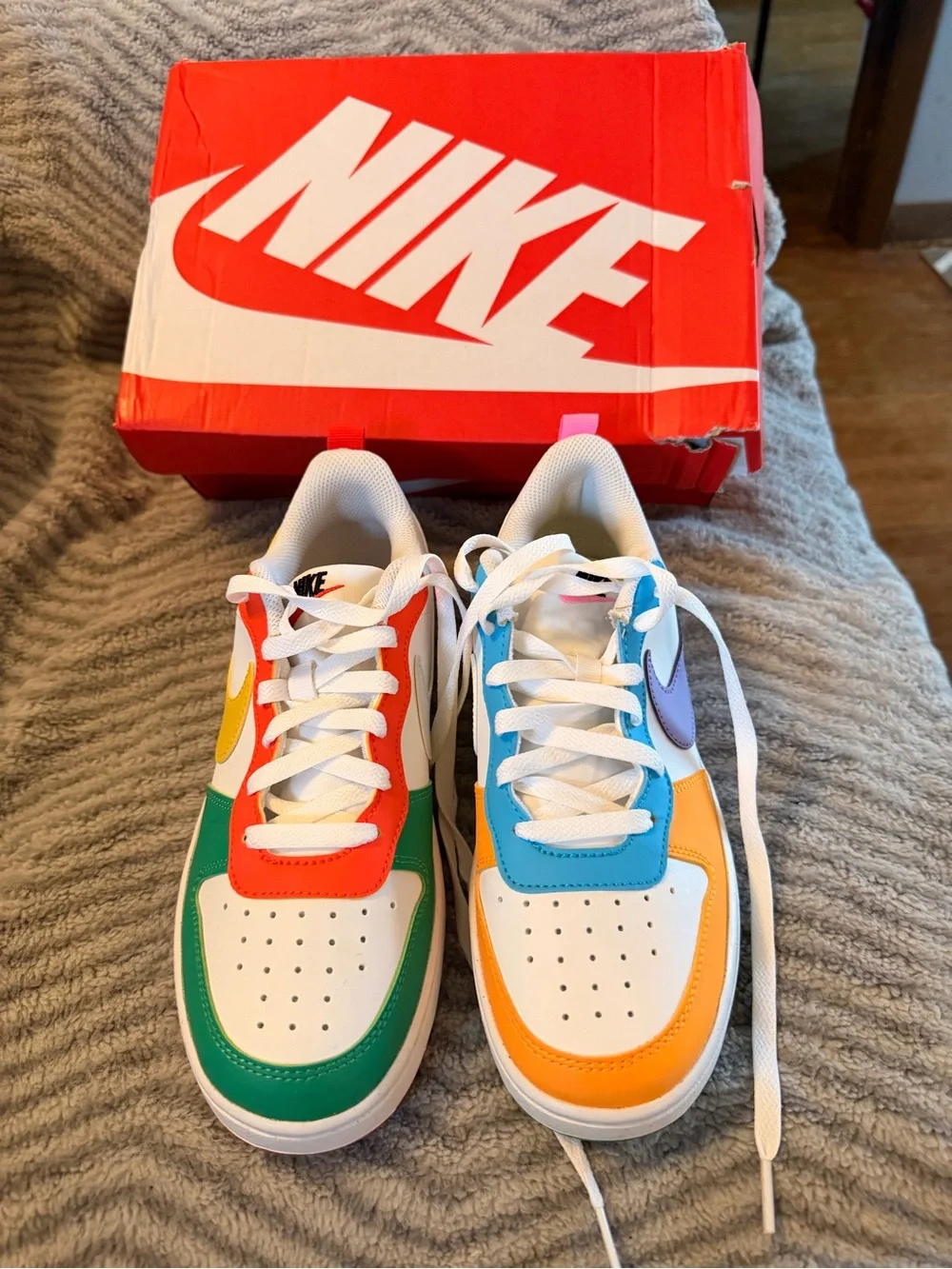 NWOT - Nike Multicolor Low-Top Sneakers